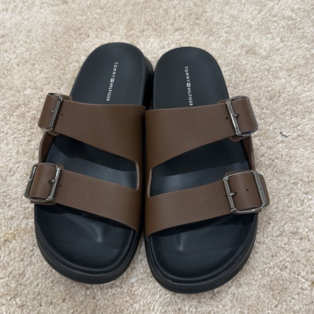 NWOT Tommy Hilfiger D Density Buckle Strap Sandals in Leather - Picture 6 of 8